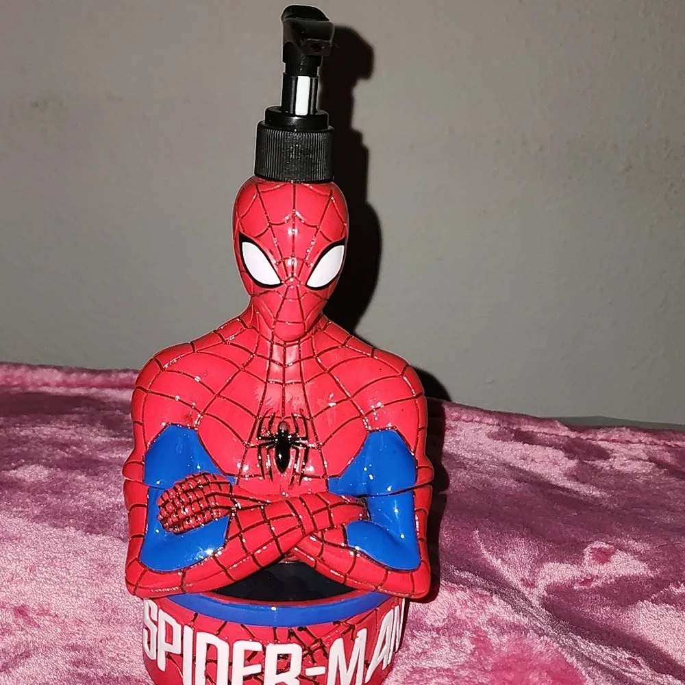 ✨️NWT SPIDERMAN 4PC BATHROOM SET / 2 TOWELS/ CUP/ SOAP HOLDER